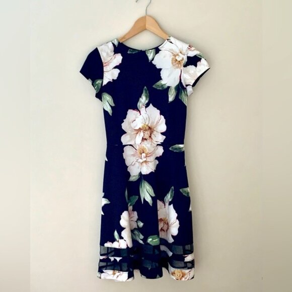 Design Lab dress black with floral and mesh detail - Picture 1 of 4